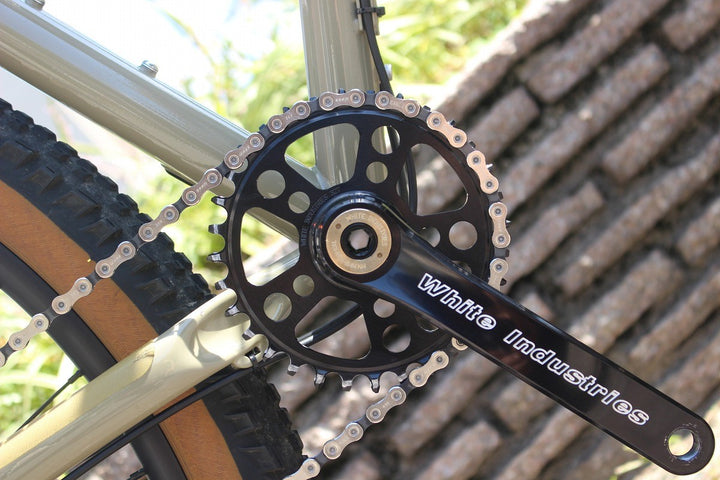 ブラックマウンテン BLACK MOUNTAIN CYCLES ラ・カブラ LA CABRA V2 16"サイズ スラム GX 12S クロモリ マウンテンバイク 【名古屋店】