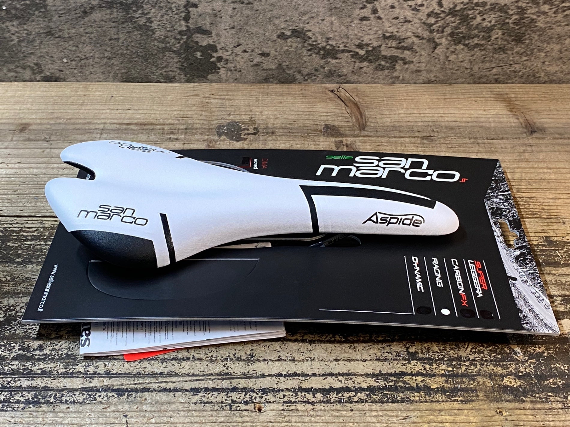 【激レア】 Stripe 難アリバージョン2 JR312 san marco ASPiDE 2 RACiNG サドル NARROW XSiLiTE レール 白黒