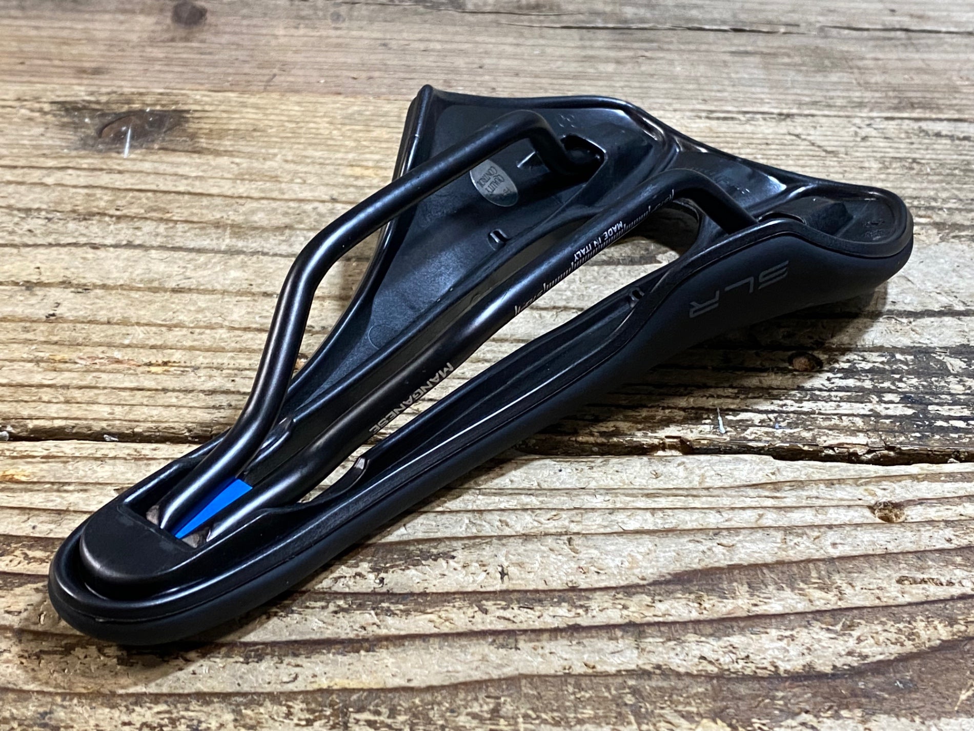 KC303 セライタリア selle italia SLR BOOST TM SUPERFLOW サドル 黒