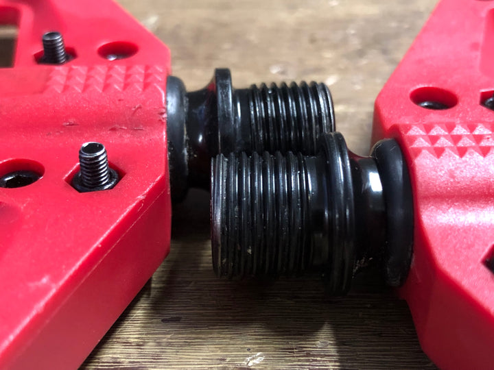 KA661 クランクブラザーズ CRANKBROTHERS Stamp 1 フラットペダル 赤