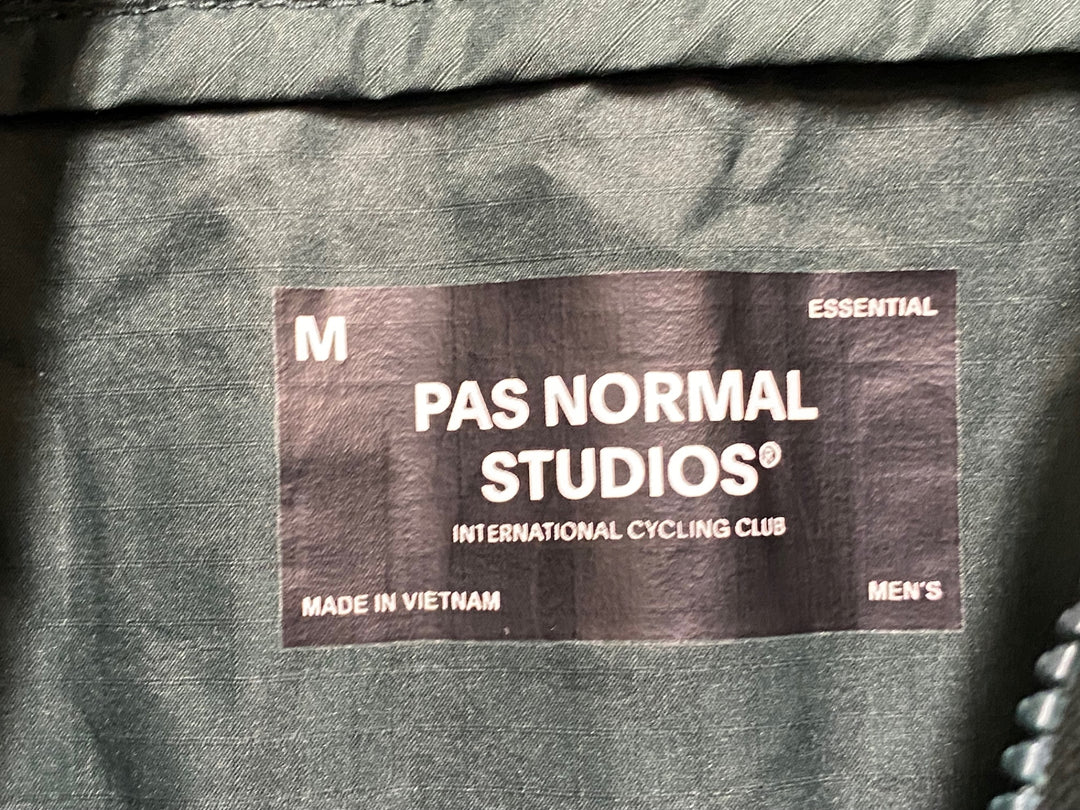 KA517 パスノーマルスタジオ PAS NORMAL STUDIOS ESSENTIAL INSULATED JACKET 長袖 サイクルジャケット 深緑 M