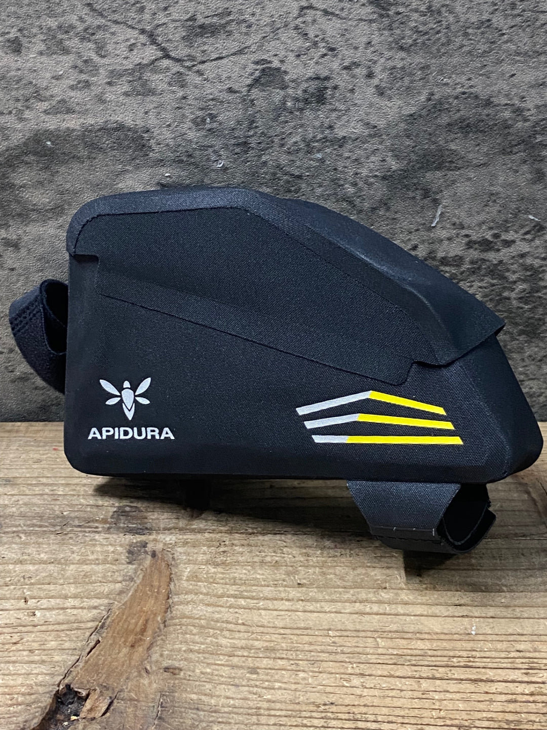 KO670 アピデュラ APIDURA RACING TOP TUBE PACK 0.5L トップチューブバッグ黒