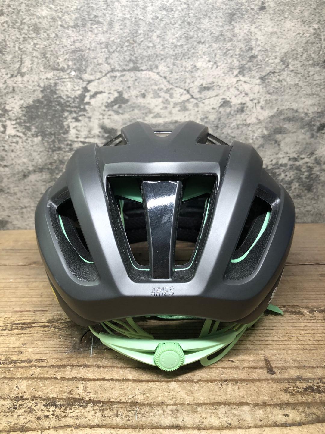 JH479 ジロ GIRO アリーズ スフェリカル ARIES SPHERICAL ヘルメット L 黒緑 Mips 2022年9月製造 ※使用期限切れのためジャンク