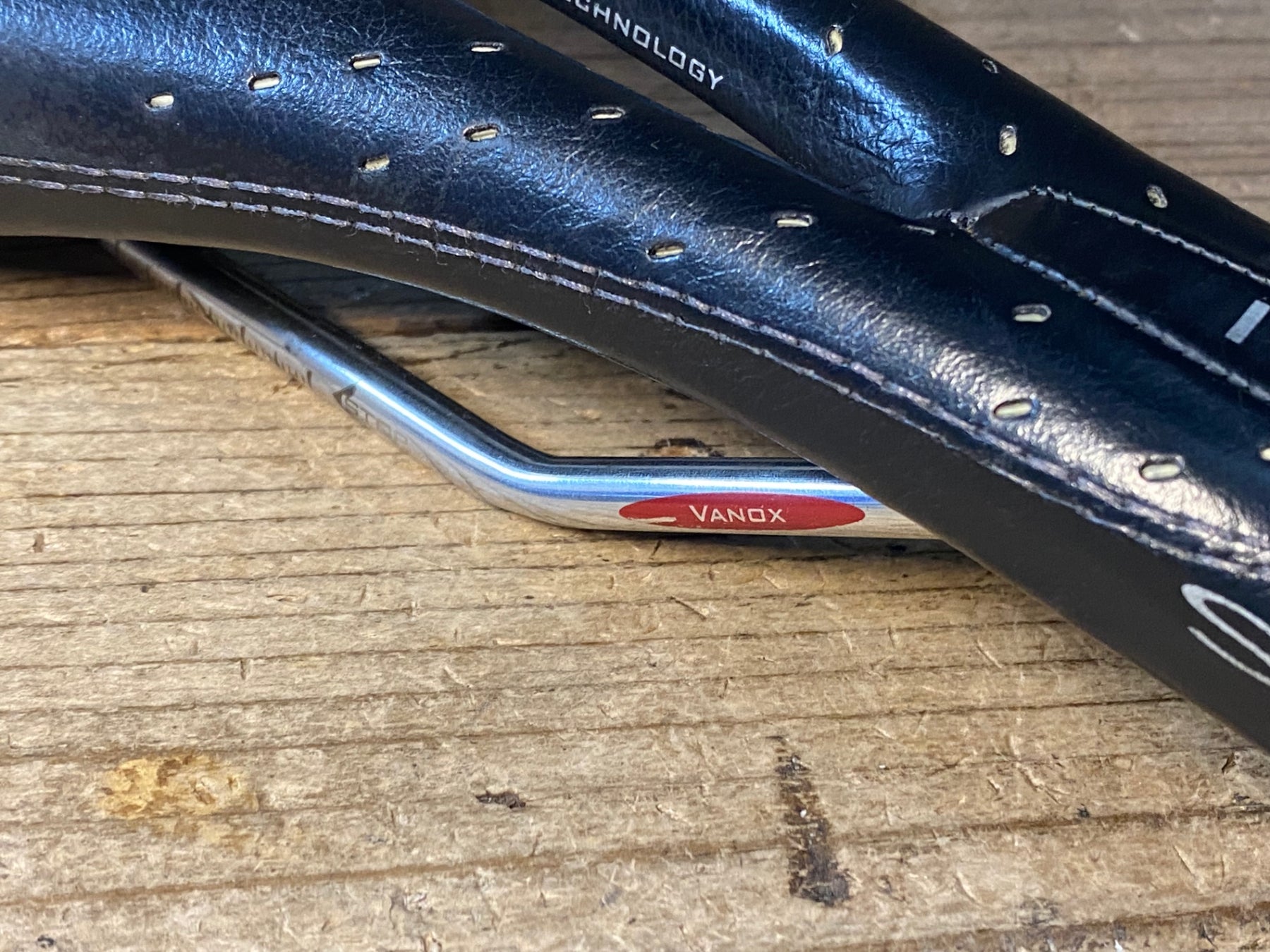 JQ819 セライタリア selle italia SLR GEL FLOW VANOXレール サドル 黒