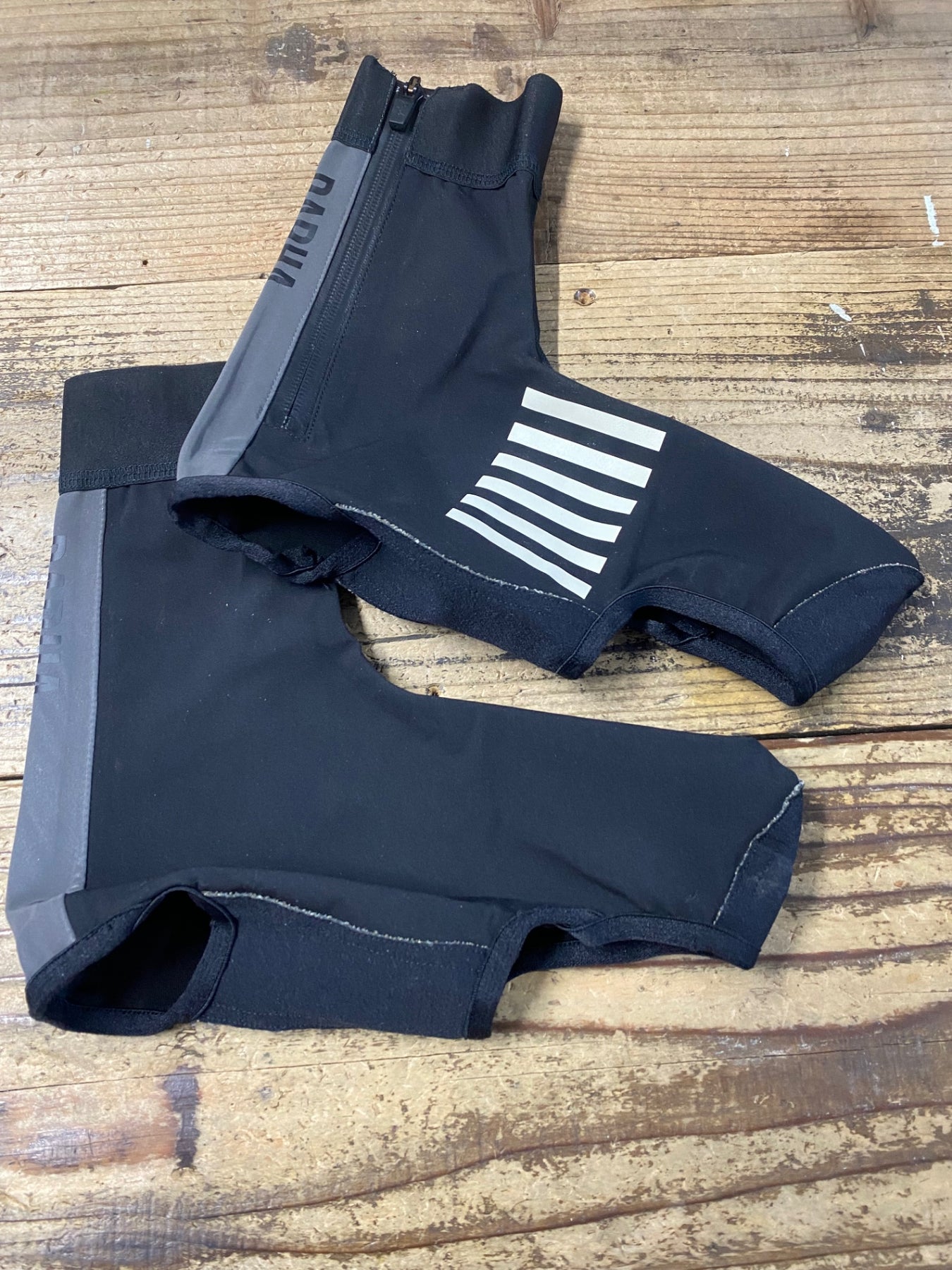 Rapha Pro Team ブラック Mラファ プロチーム シューズカバー KB339 ラファ Rapha PRO TEAM OVERSHOES シューズカバー 黒 M – BICI