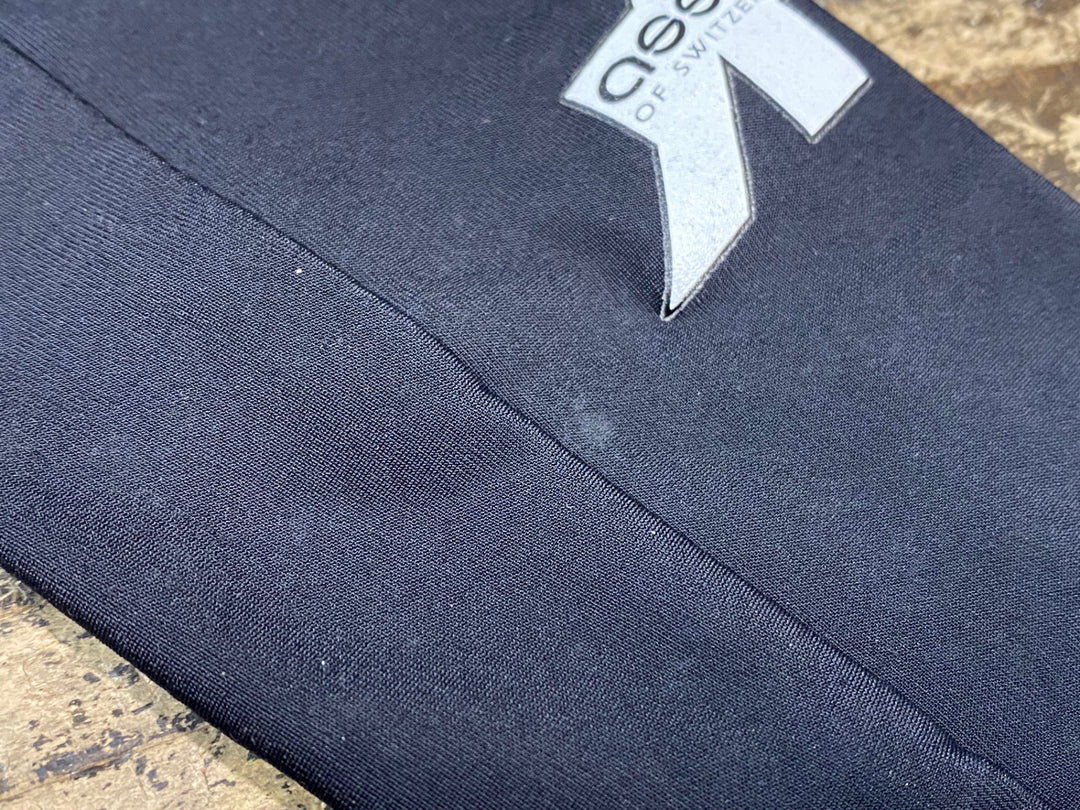 JV135 アソス ASSOS アームウォーマー 黒 サイズ不明 裏起毛