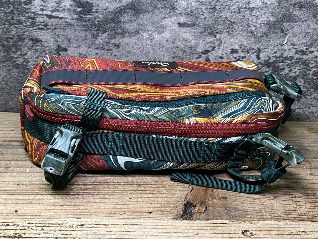 JP168 ラファ Rapha WOMEN'S NOMAD BAR BAG ハンドルバーバッグ 総柄 ※穴