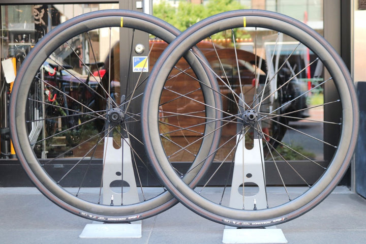 マヴィック MAVIC コスミック ディスク COSMIC SLR 32 DISC カーボン チューブレス ホイールセット シマノ12/11S ワイドリム 21C 【東京南麻布店】