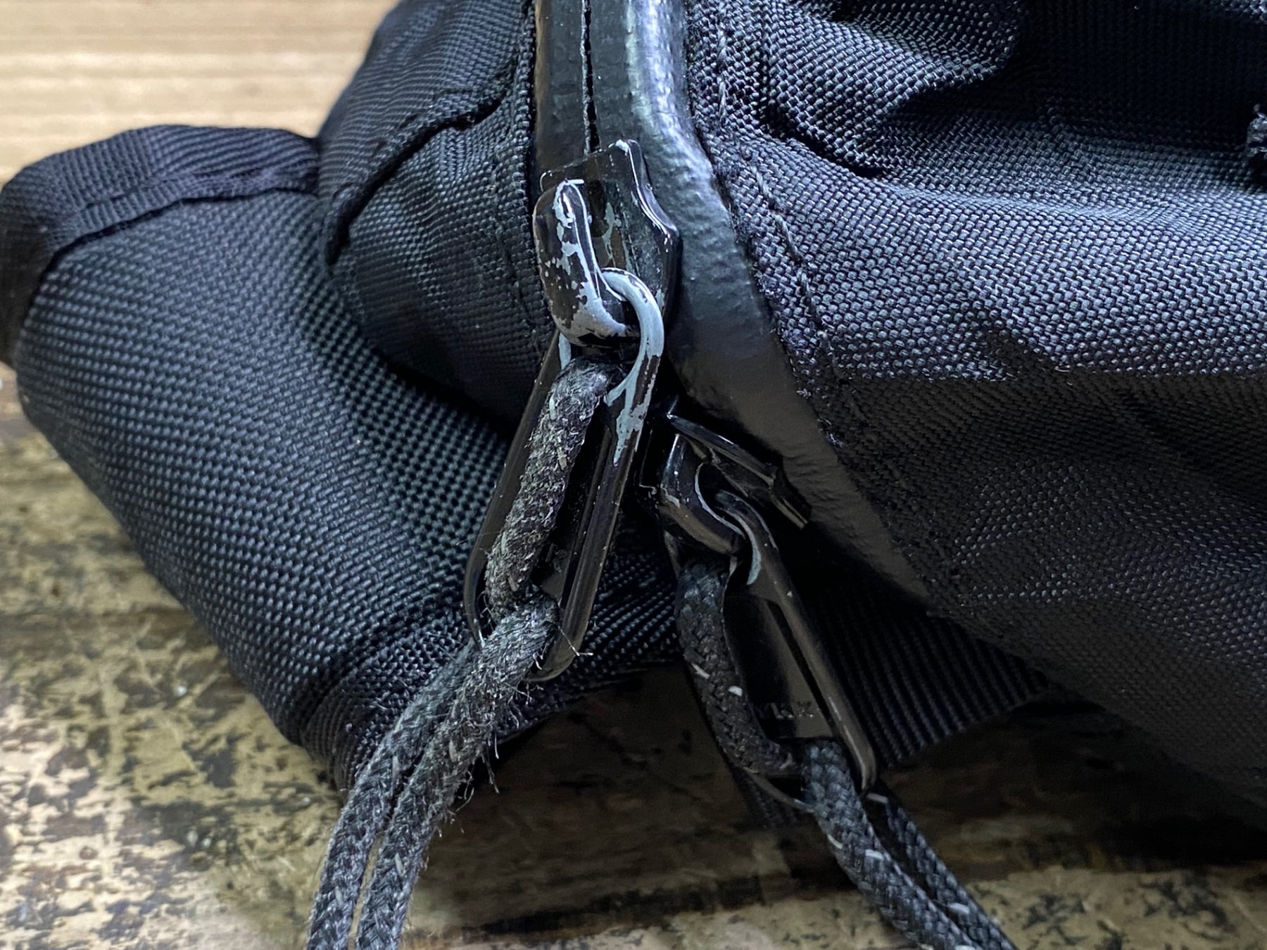 JK013 クローム CHROME カデット KADET NYLON ボディバッグ 黒 – BICI
