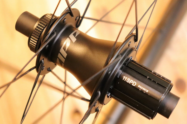 ジップ ZIPP 303 FIRECREST DISC カーボン チューブレスレディ ホイールセット シマノ 11S/12S フックレス 【芦屋店】