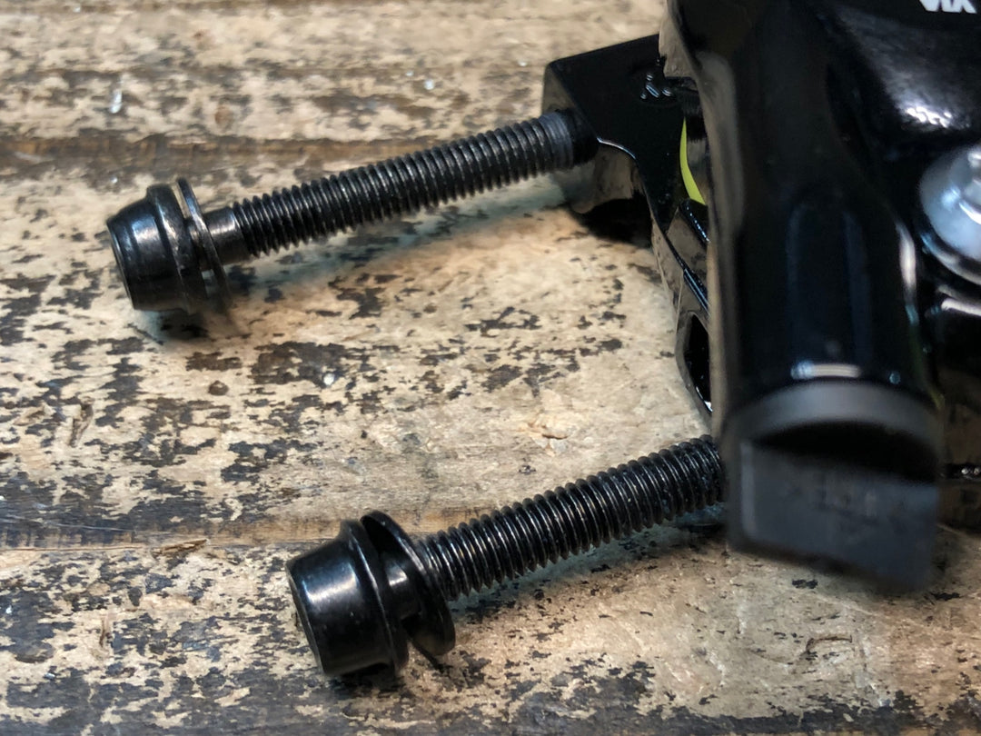 JQ307 シマノ SHIMANO 105 BR-R7070 ディスクブレーキ キャリパー 前後セット