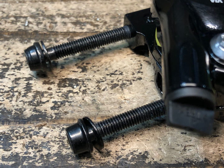 JQ307 シマノ SHIMANO 105 BR-R7070 ディスクブレーキ キャリパー 前後セット