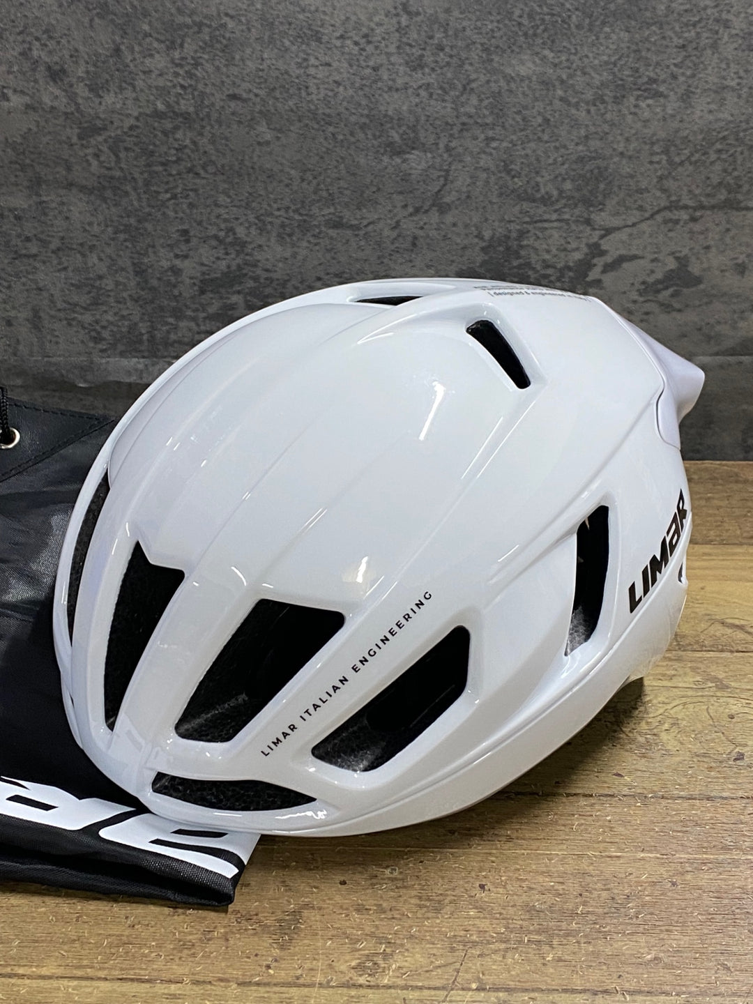 KL367 リマール LIMAR AIR ATLAS UAP -GLOSSY WHITE ヘルメット Sサイズ 52-56cm 2025/12製造