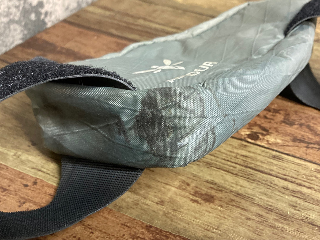 JW356 アピデュラ APIDURA BACKCOUNTRY TOP TUBE PACK トップチューブバッグ 1L ※汚れ
