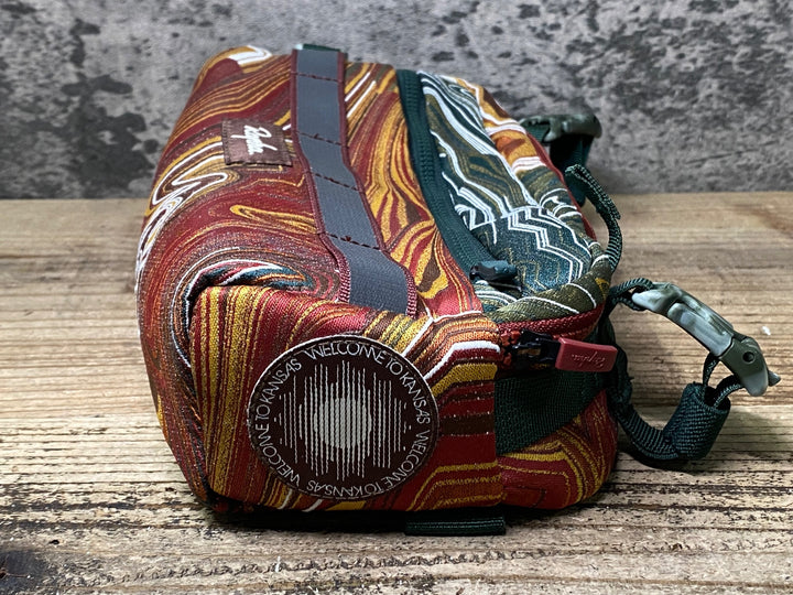 JP168 ラファ Rapha WOMEN'S NOMAD BAR BAG ハンドルバーバッグ 総柄 ※穴