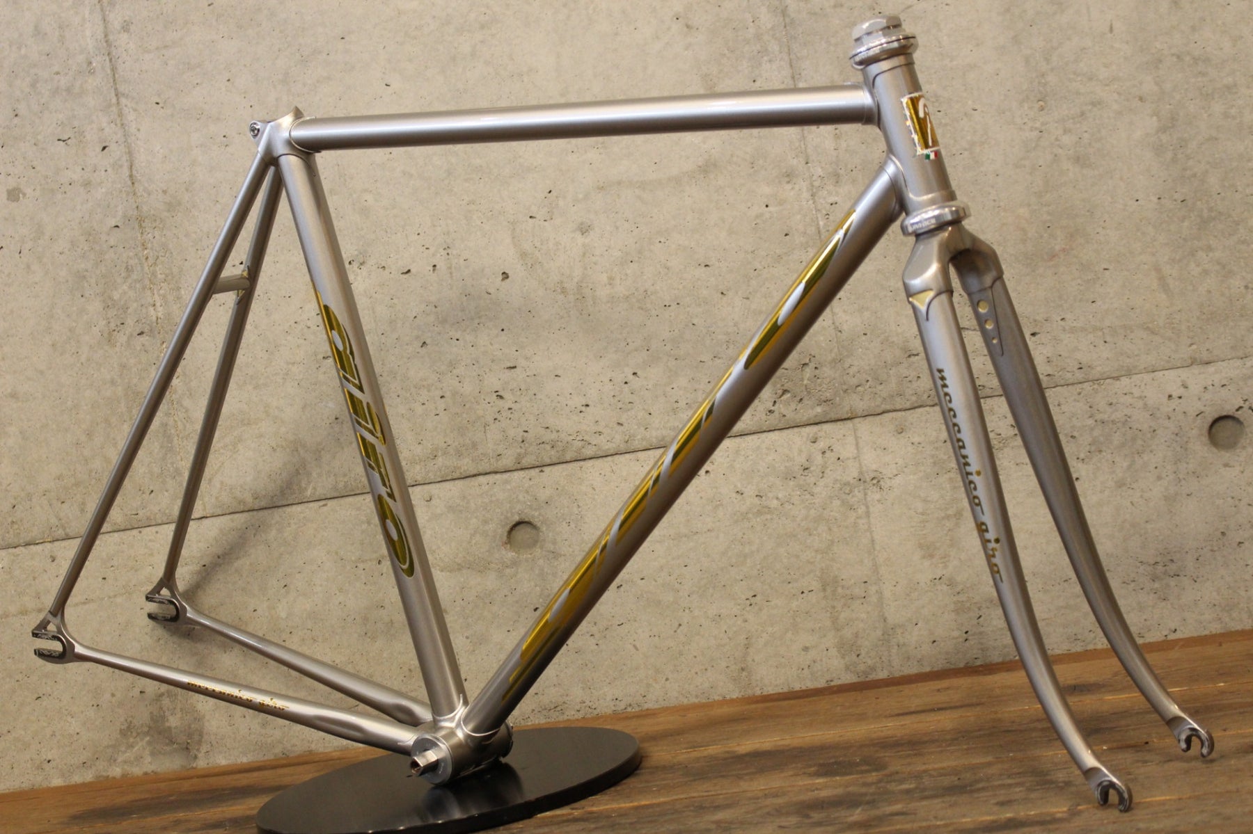 メカニコジロ MECCANICO GIRO 2025年製 NJS スチール トラック