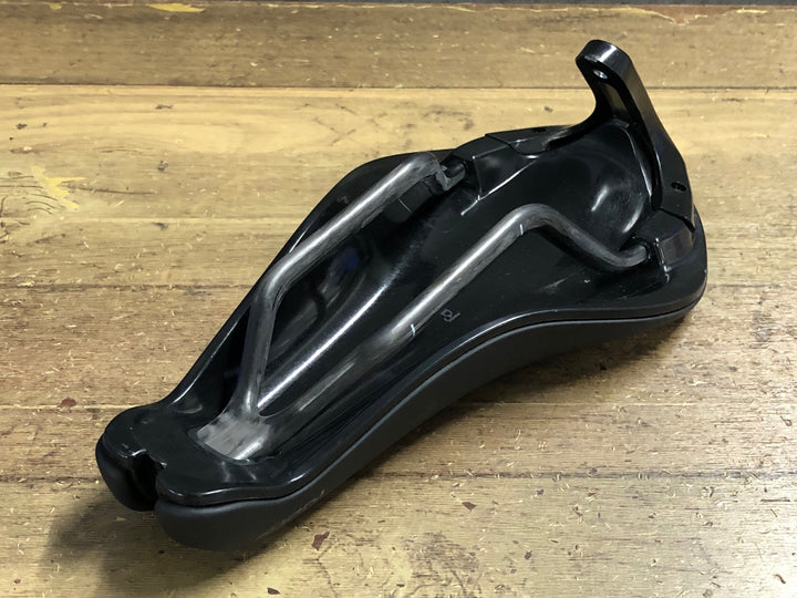 KJ689 ファブリック fabric TRI PRO FLAT サドル 黒 134mm CARBON RAIL