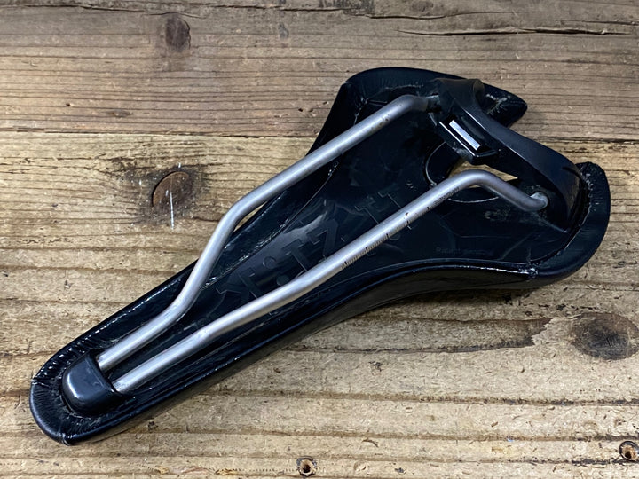 KP946 フィジーク fizik ARDEA サドル 黒 MANGANESEレール