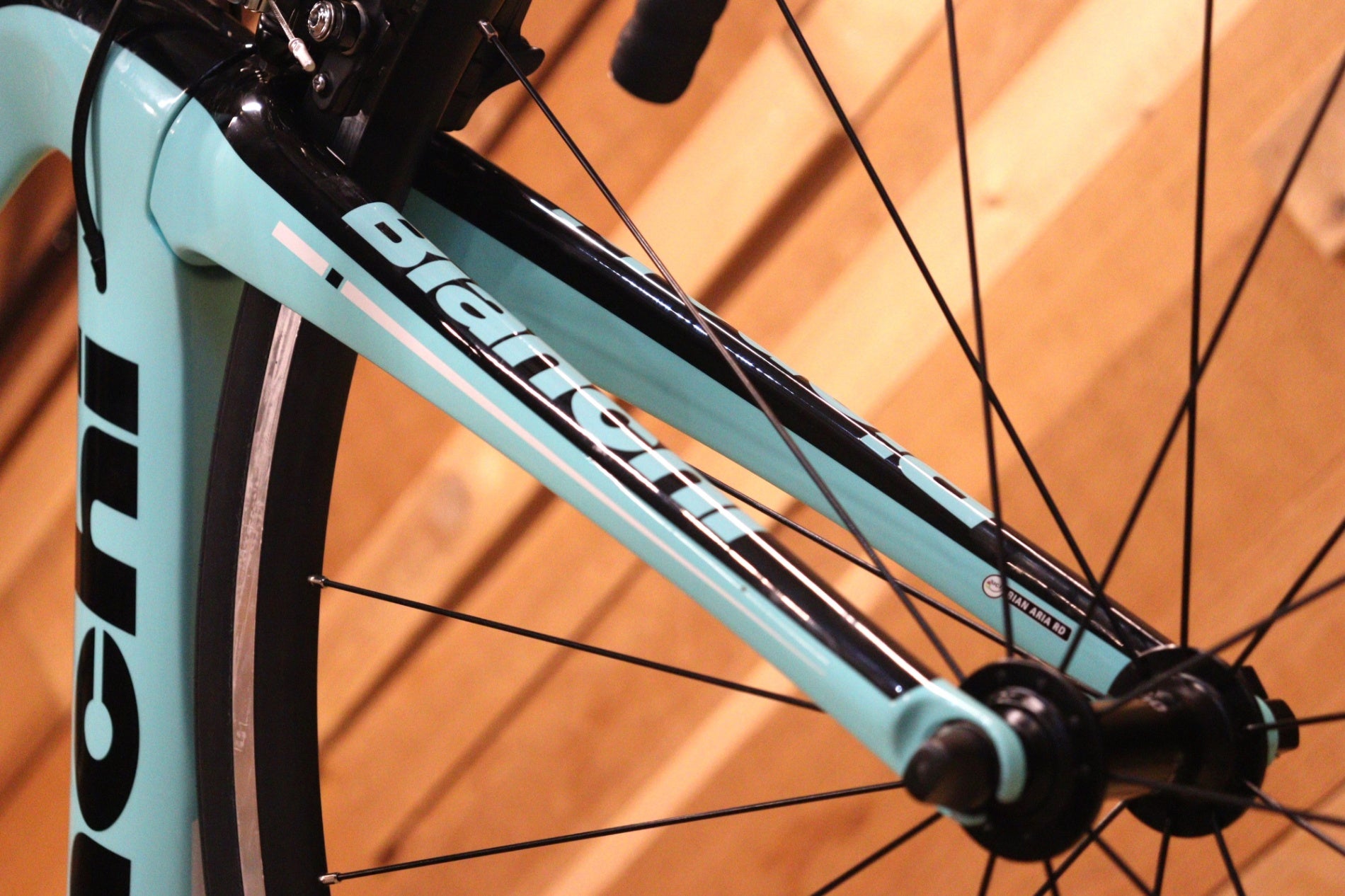 ビアンキ BIANCHI アリア ARIA 2018モデル 55サイズ シマノ 105 R7000 ビアンキ BIANCHI アリア ARIA 2018モデル 55サイズ シマノ 105 R7000