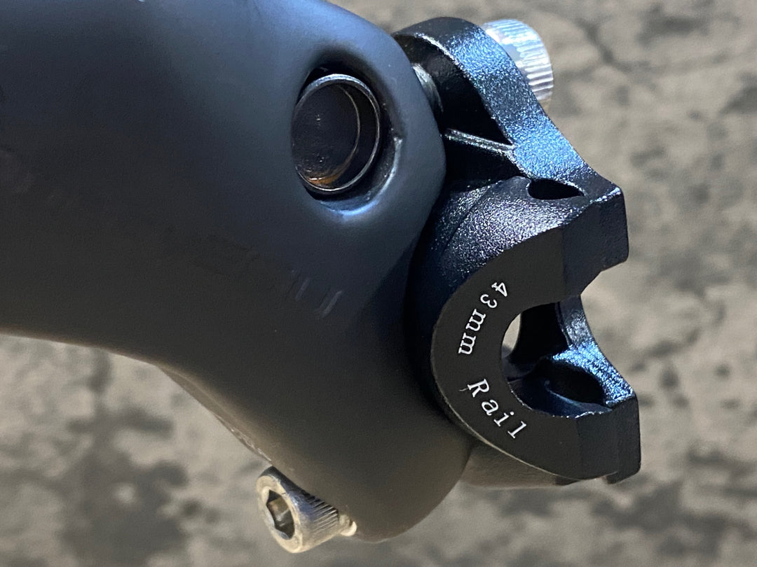 KK884 ワンバイエス OnebyESU カーボン ムンク VDS シートポスト セットバック25mm φ27.2 330mm