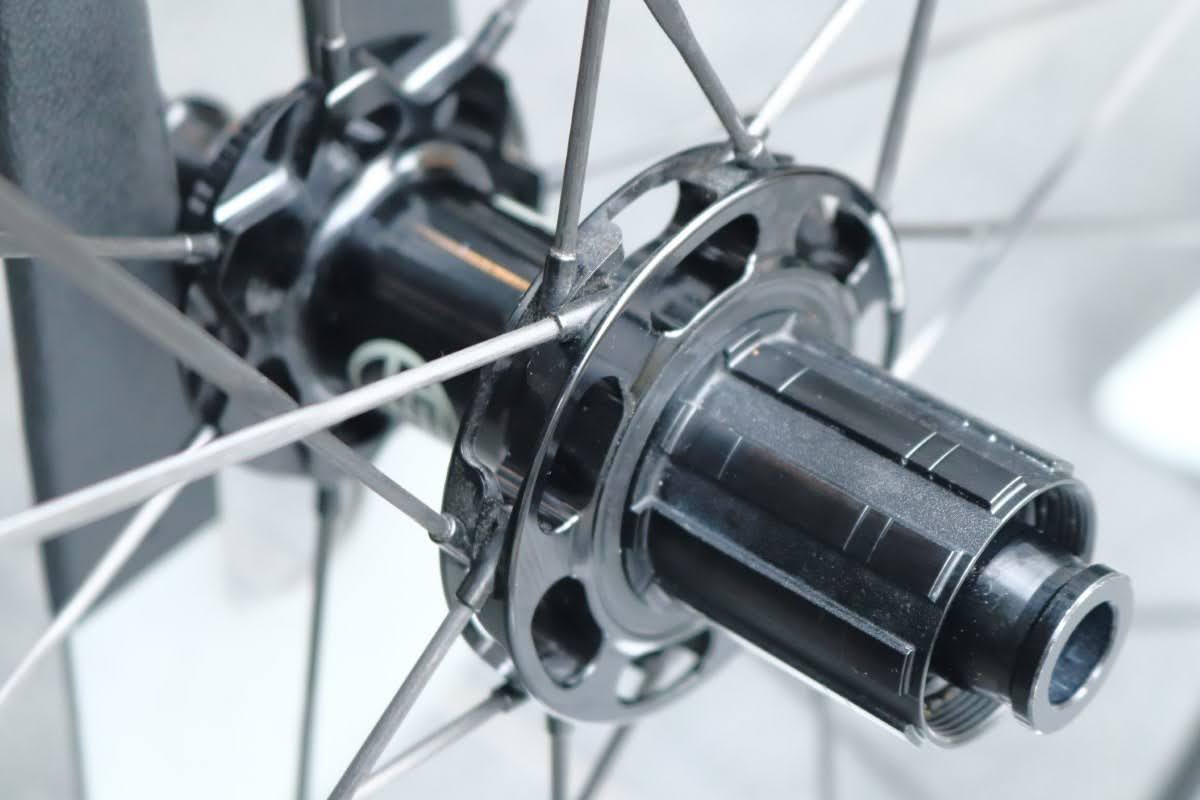決算SALE ルン LUN ハイパー HYPER 23SE D33 カーボン チューブレス