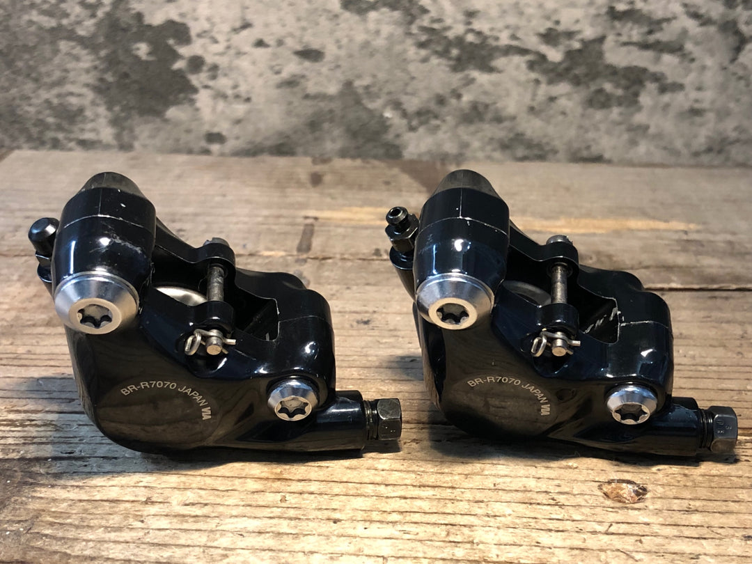 IV159 シマノ SHIMANO 105 BR-R7070 油圧 ディスクブレーキ キャリパーセット