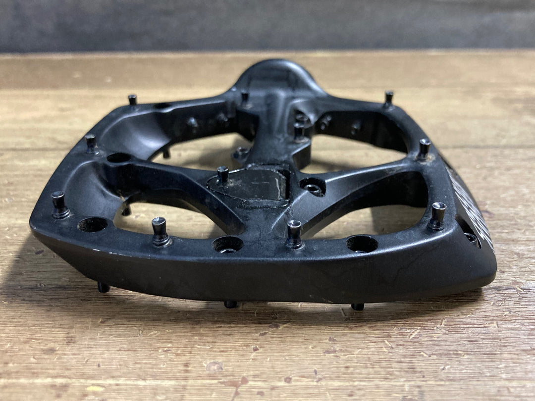 KQ605 スペシャライズド SPECIALIZED BOOMSLANG PLATFORM フラットペダル 黒