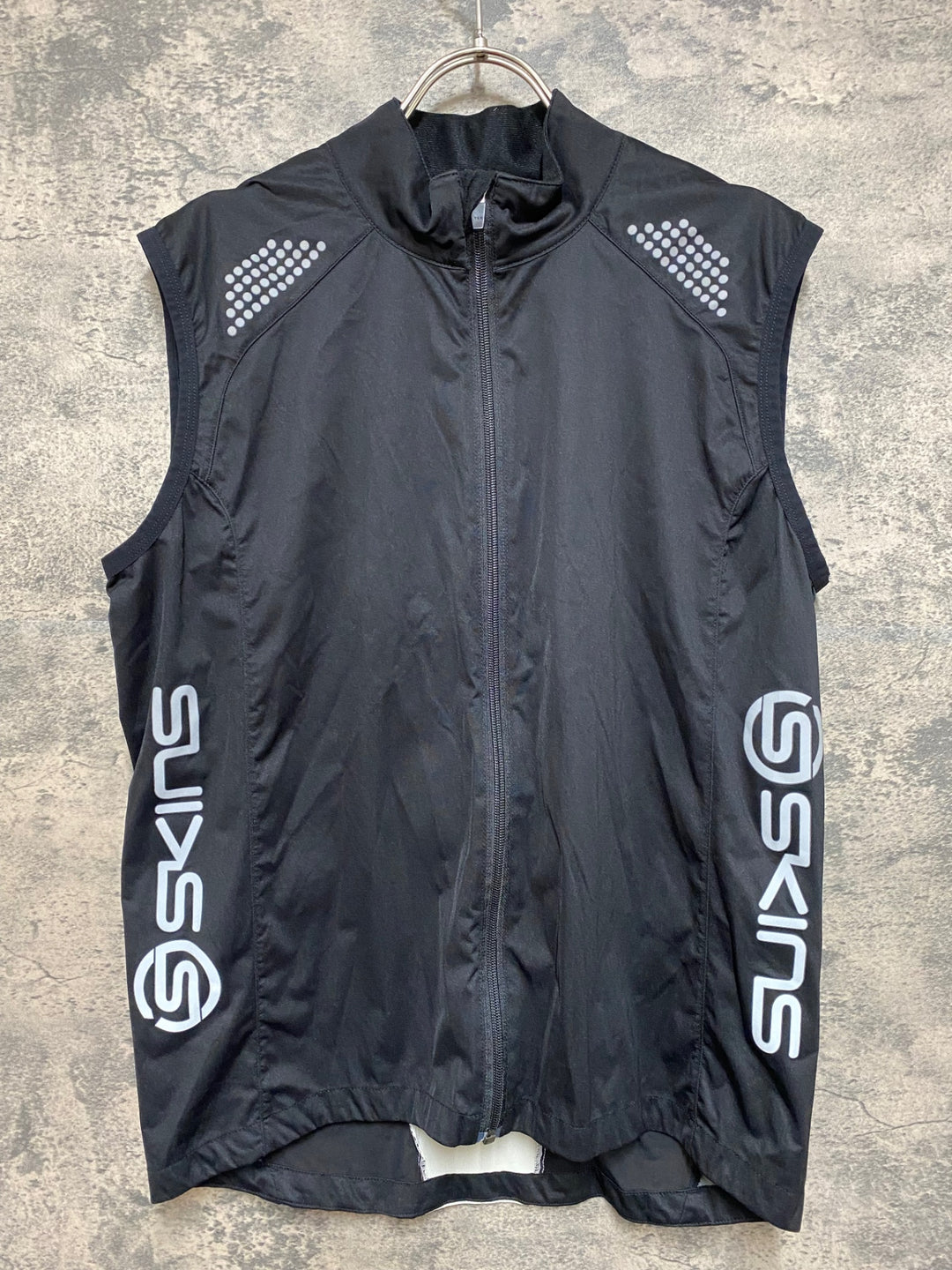 JN597 スキンズ SKINS サイクルベスト ジレ 黒 XL