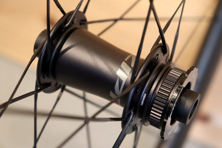 ジップ ZIPP 303 Firecrest DISC フックレス カーボン チューブレスレディ ホイールセット シマノ11/12s 【千葉店】