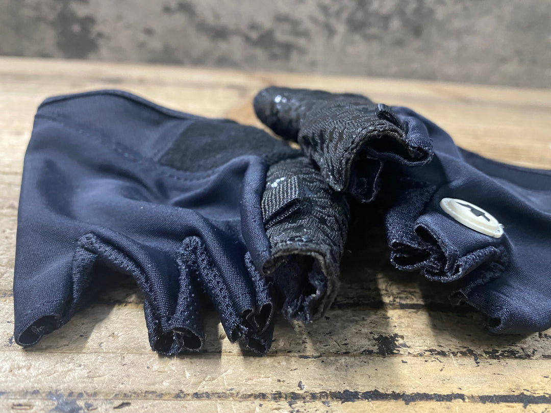 KO334 アソス assos 指切 グローブ S 黒