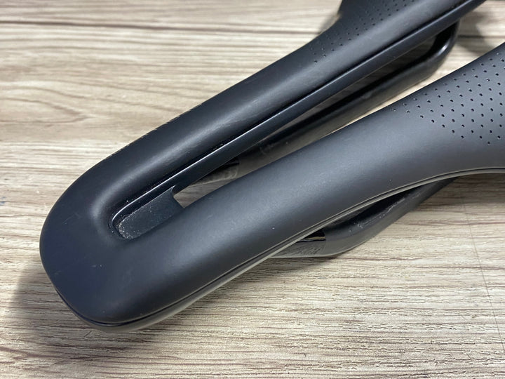 KI977 ボントレガー BONTRAGER AEOLUS PRO サドル 145mm カーボンレール ※ブリッジ割れのためジャンク