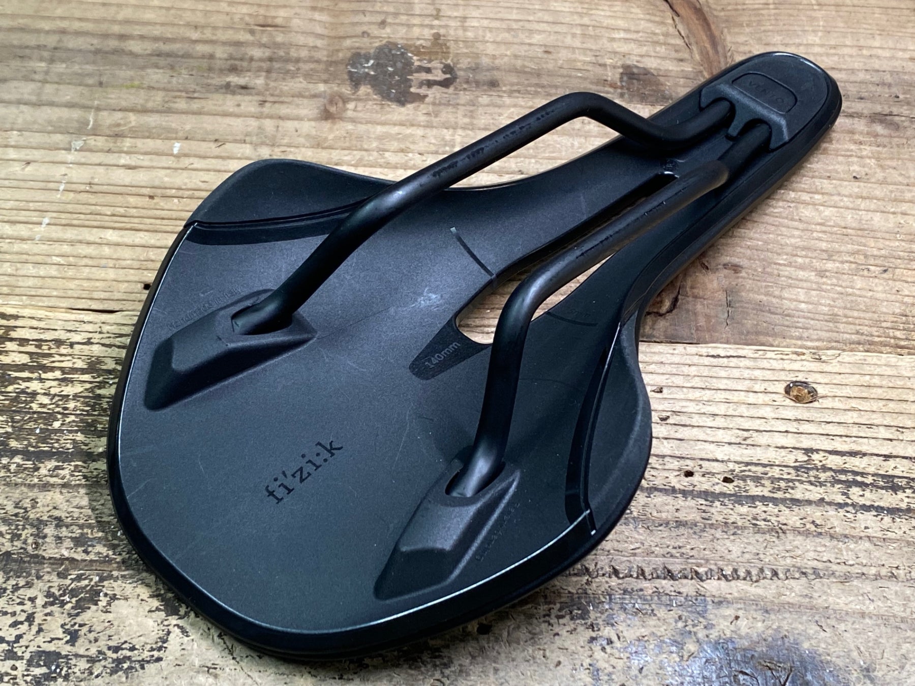 JN336 フィジーク fizik アンタレス ANTARES VENTO サドル S