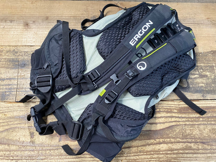 KE118 エルゴン ERGON BX4 リュックサック バックパック 黒