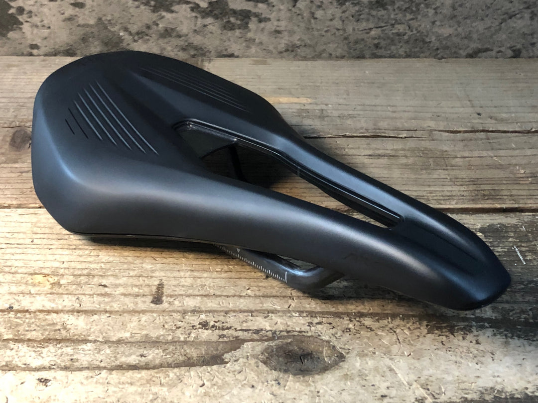 JU418 フィジーク fizik ヴェント VENTO ARGO R1 サドル 黒 カーボンレール 140mm