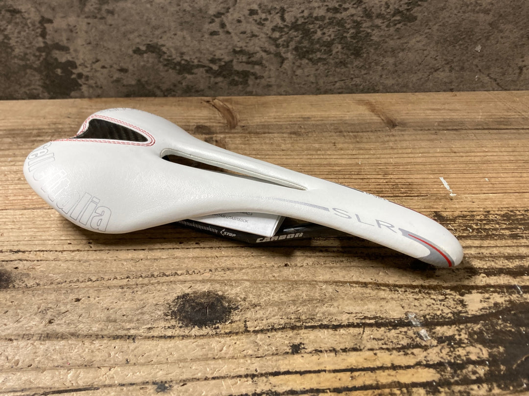 KL647 セライタリア selle ITALIA SLR KIT CARBONIO FLOW サドル 白 カーボンレール