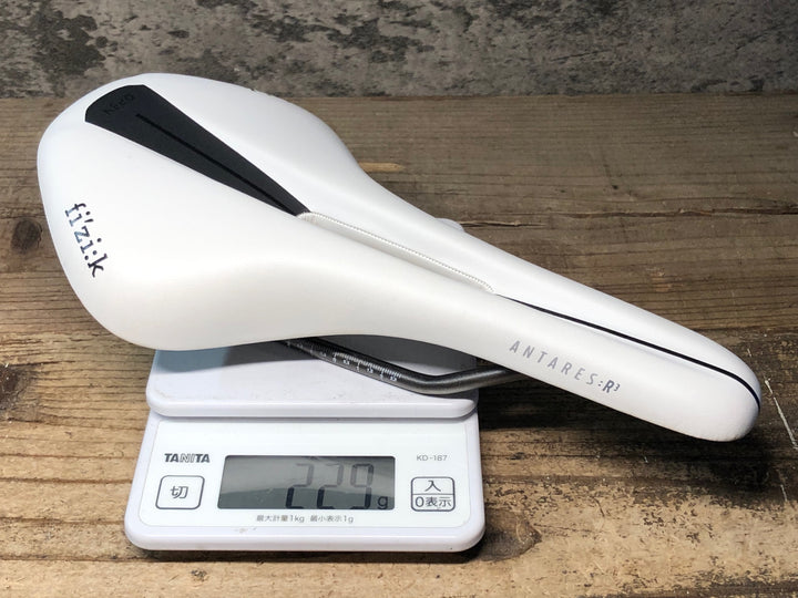 JJ160 フィジーク fizik ANTARES R3 OPEN サドル 白 REGULAR kiumレール ※プレート欠品