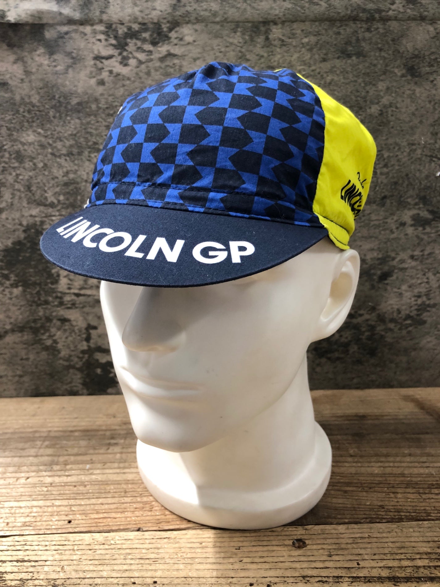 KA295 ラファ Rapha CAP SMU LINCOLN GP サイクルキャップ 黄 白 ワン