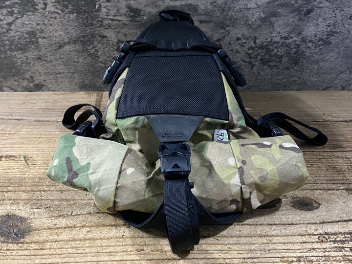 KL744 OVEJA NEGRA サドルバッグ 黒 カモフラ