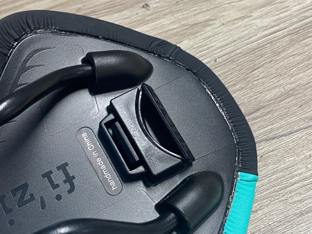 KE977 フィジーク fizik ANTARES R7 サドル 黒 チェレステ S_ALLOY