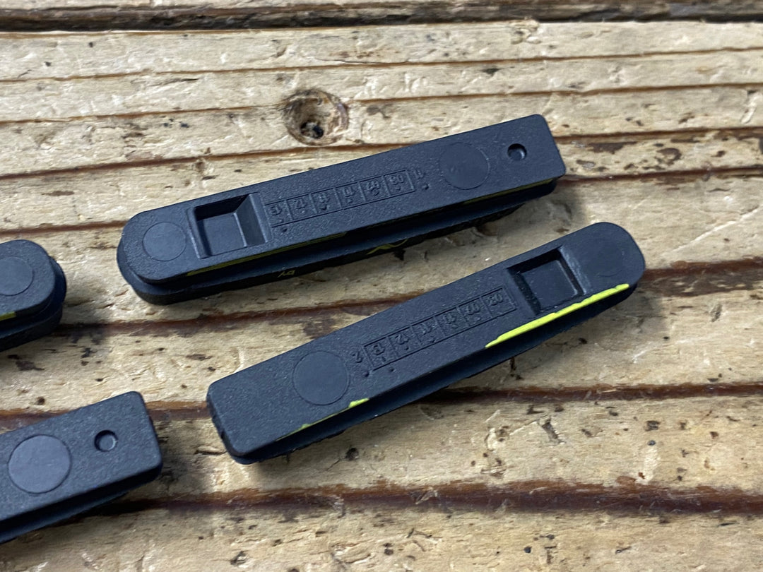 KI430 AX Lightness ブレーキパッド 4pcs カンパニョーロ用