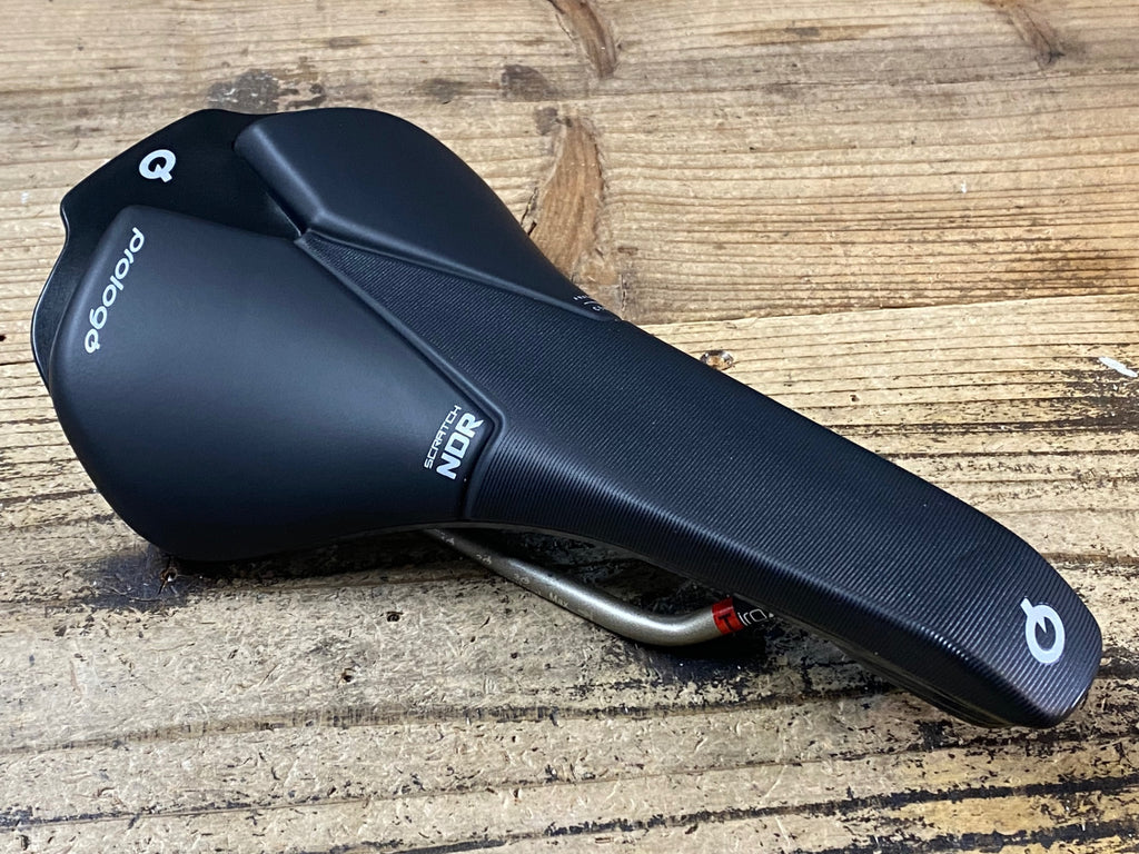 KB027 プロロゴ prologo SCRATCH NDR サドル 黒 137mm TiroX レール