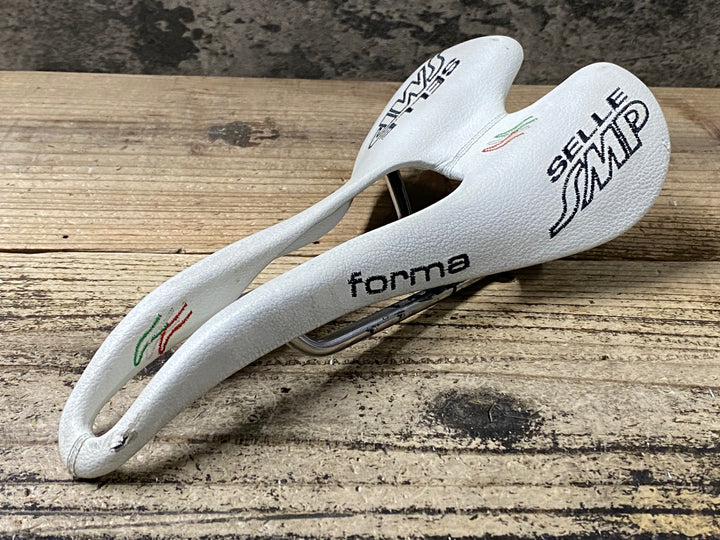 JU379 SELLE SMP FORMA サドル 白 inox tube スチールレール 137mm
