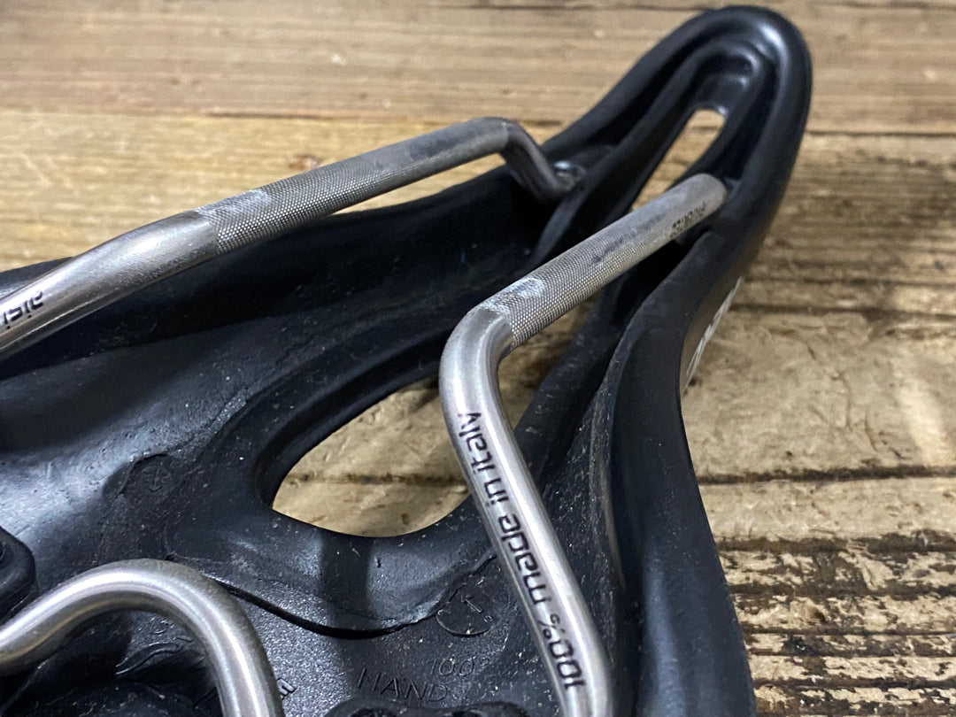 KL104 SELLE SMP HELL サドル 144mm aisi304レール