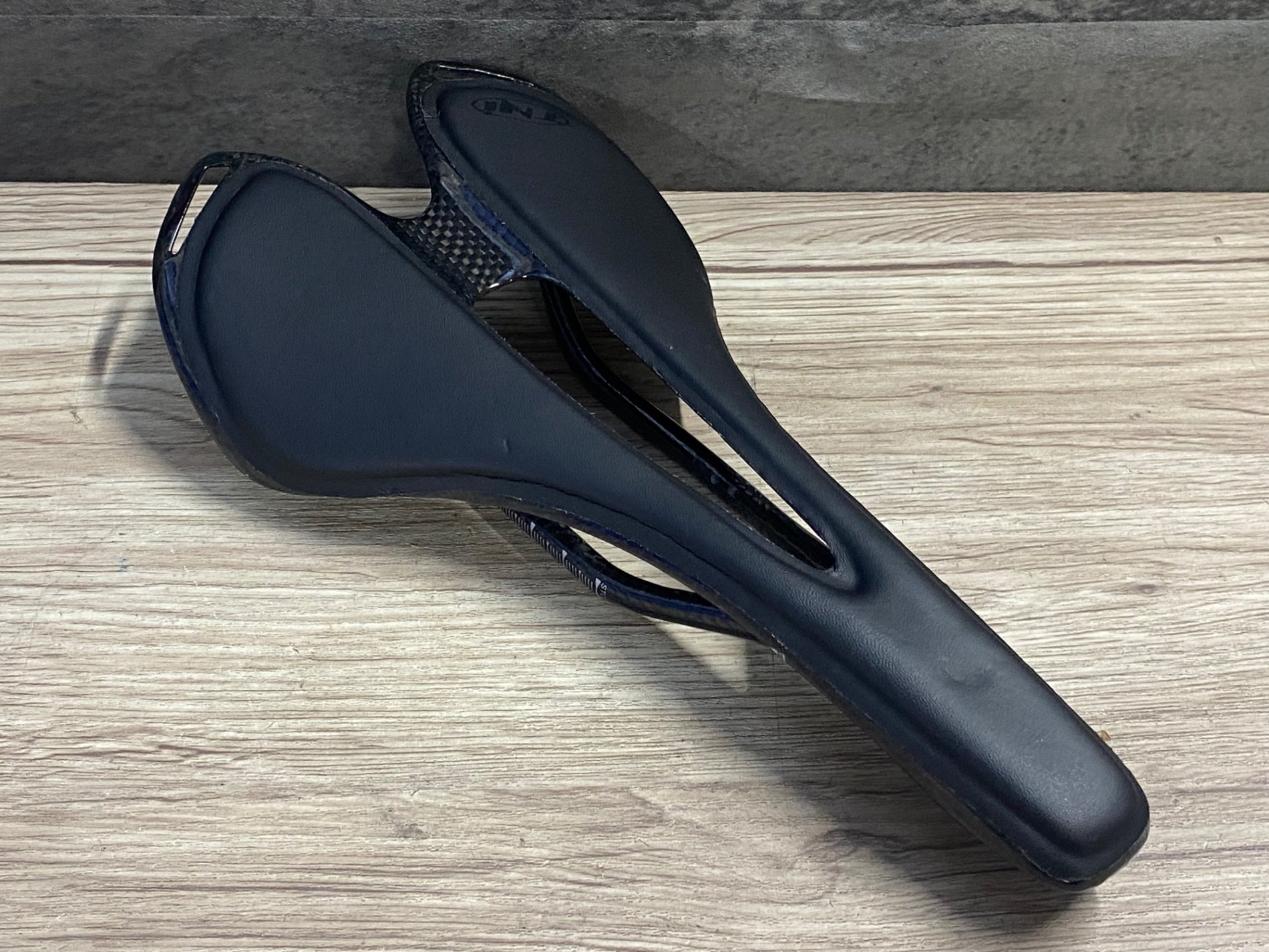 JX166 TNi HYPER サドル カーボンレール 140mm – BICI AMORE ONLINE STORE