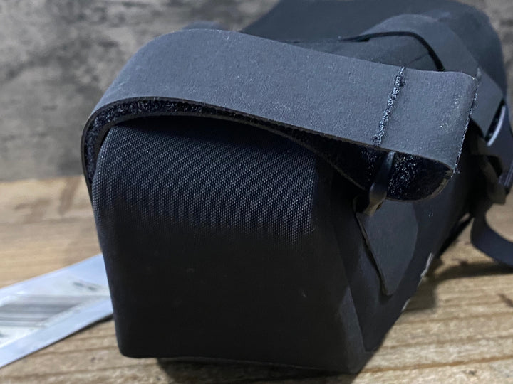 KQ675 アピデュラ APIDURA バックカントリーサドルパック BACKCOUNTRY SADDLE PACK 4.5L サドルバッグ 黒