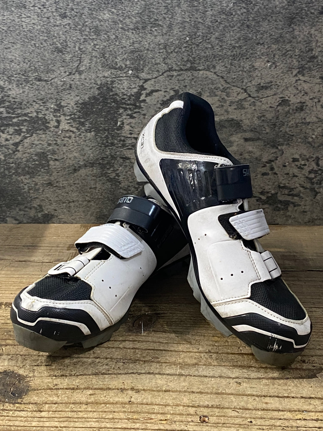 KE814 シマノ SHIMANO XC31 SH-XC31W ビンディングシューズ 白 黒 EU43