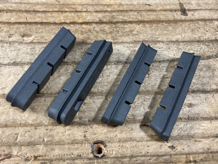 KI429 AX Lightness ブレーキパッド 4pcs カンパニョーロ用