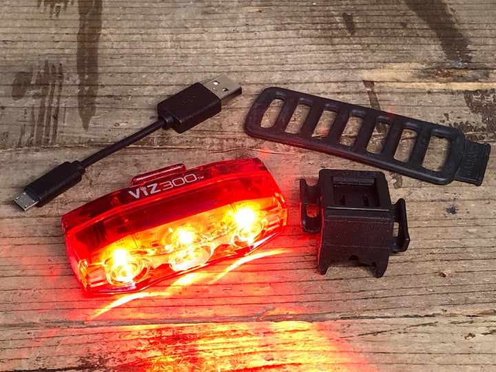 JK504 キャットアイ CATEYE ViZ300 LED テールライト 点灯確認済