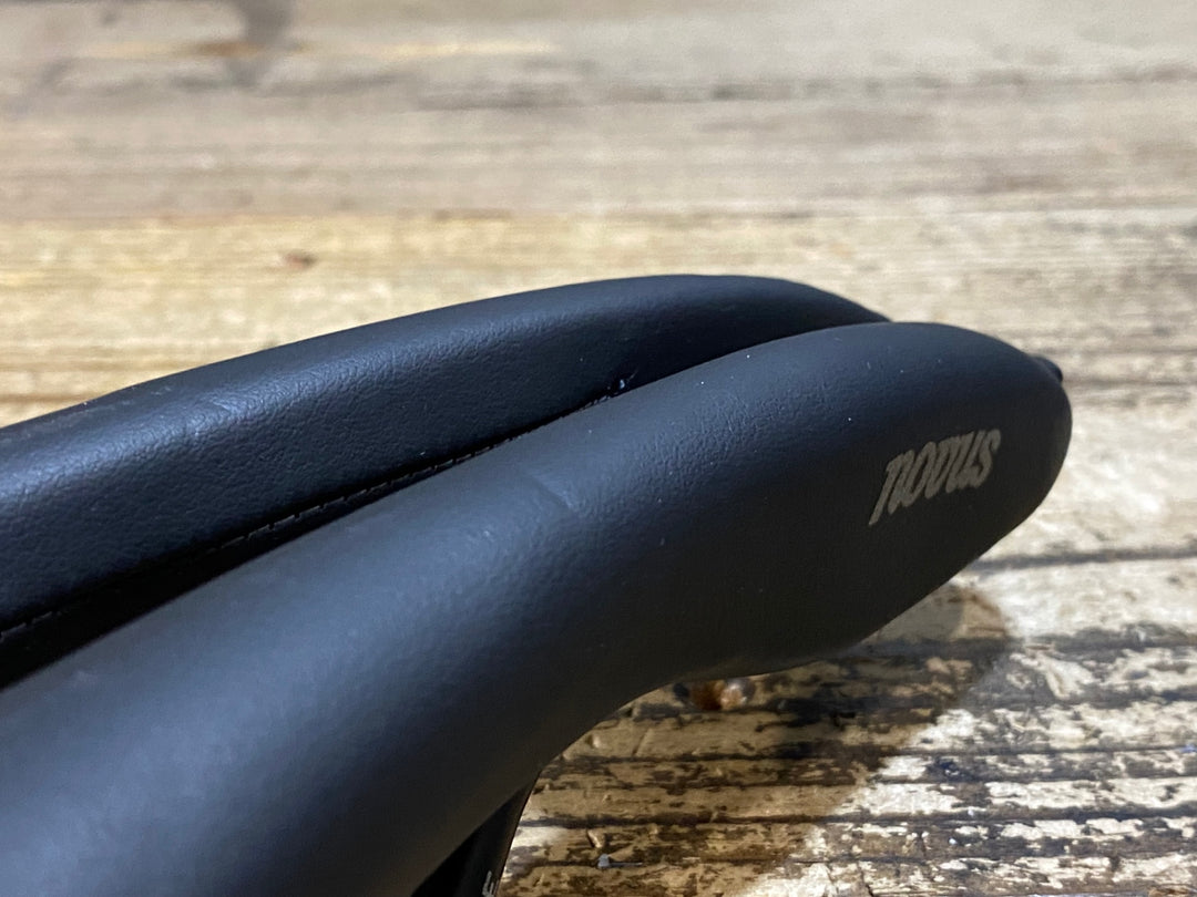 KK774 セライタリア SELLE ITALIA novus ENDURANCE SUPERFLOW サドル 黒 MANGANESE レール 135mm