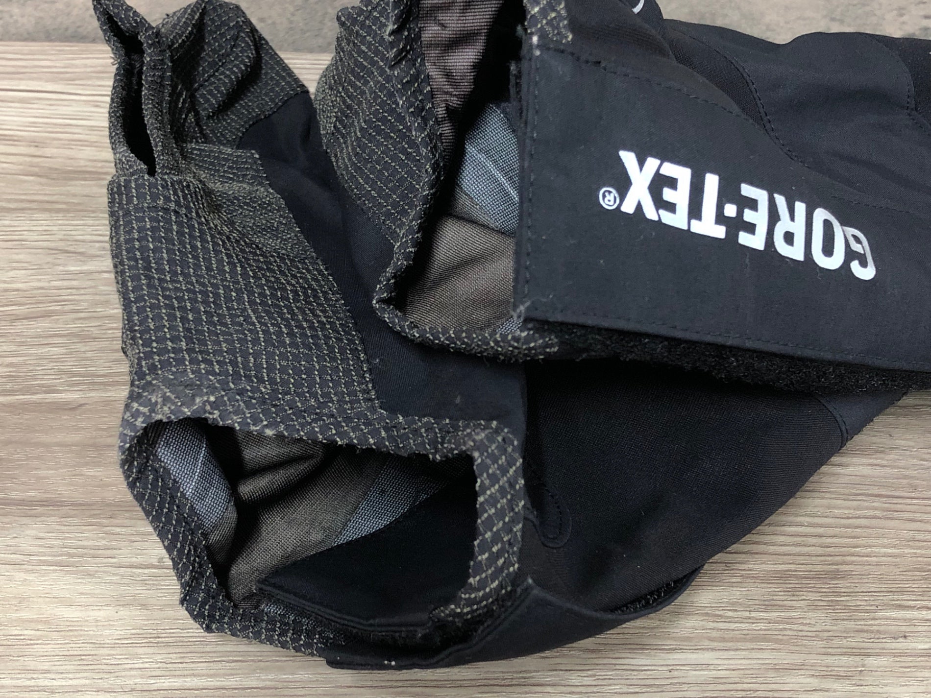 JS668 GORE BIKE WEAR GORE-TEX シューズカバー 黒 EU 39-41 M – BICI